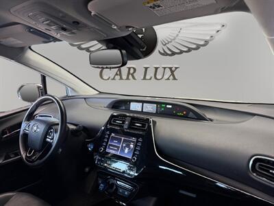 2020 Toyota Prius XLE AWD-e   - Photo 15 - Lennox, CA 90304