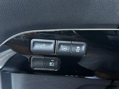 2020 Toyota Prius XLE AWD-e   - Photo 16 - Lennox, CA 90304