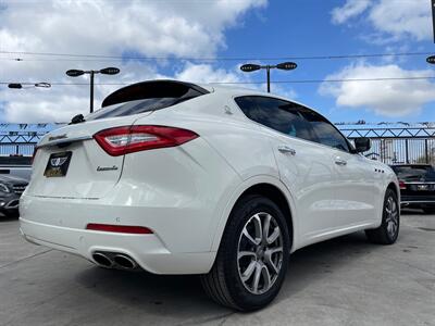 2019 Maserati Levante   - Photo 6 - Lennox, CA 90304