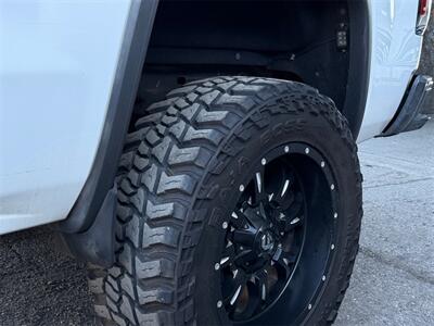 2018 GMC Sierra 1500 SLT - Photo 19 - Lennox, CA 90304