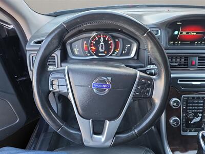 2016 Volvo XC70 T5 Premier   - Photo 10 - Lennox, CA 90304