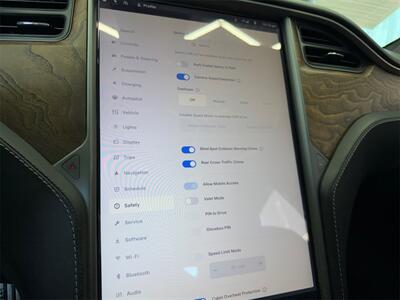 2020 Tesla Model S Performance   - Photo 26 - Lennox, CA 90304