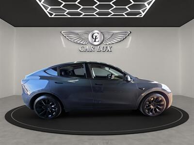 2021 Tesla Model Y Long Range   - Photo 8 - Lennox, CA 90304