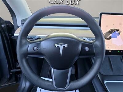 2021 Tesla Model Y Long Range   - Photo 10 - Lennox, CA 90304