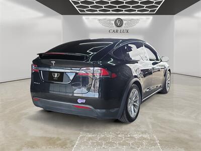 2018 Tesla Model X 75D   - Photo 6 - Lennox, CA 90304