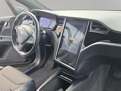 2018 Tesla Model X 75D   - Photo 10 - Lennox, CA 90304