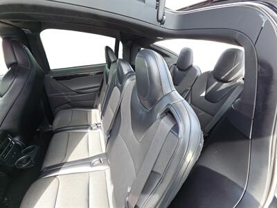 2018 Tesla Model X 75D   - Photo 13 - Lennox, CA 90304