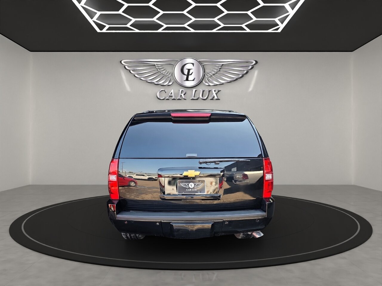 2014 Chevrolet Tahoe LTZ photo 2