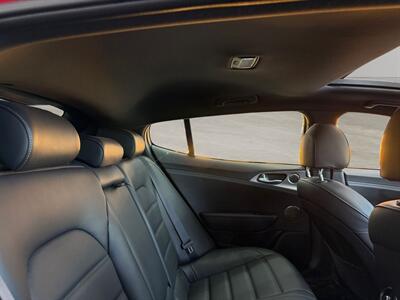 2018 Kia Stinger GT2   - Photo 26 - Lennox, CA 90304