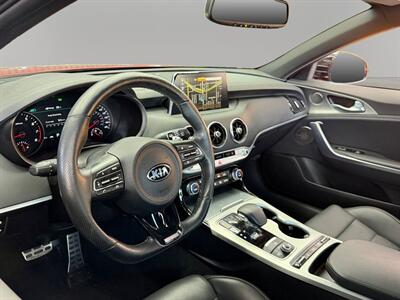 2018 Kia Stinger GT2   - Photo 16 - Lennox, CA 90304