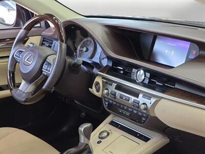 2018 Lexus ES 350   - Photo 25 - Lennox, CA 90304