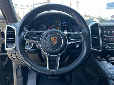 2018 Porsche Cayenne Platinum Edition   - Photo 19 - Lennox, CA 90304