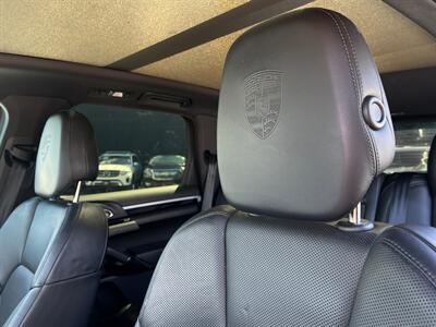 2018 Porsche Cayenne Platinum Edition   - Photo 12 - Lennox, CA 90304