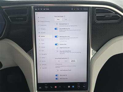 2017 Tesla Model X 75D   - Photo 26 - Lennox, CA 90304