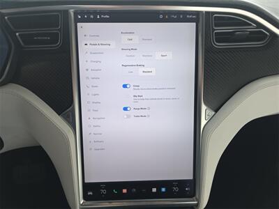 2017 Tesla Model X 75D   - Photo 22 - Lennox, CA 90304