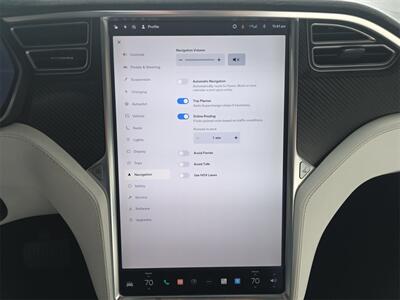 2017 Tesla Model X 75D   - Photo 31 - Lennox, CA 90304