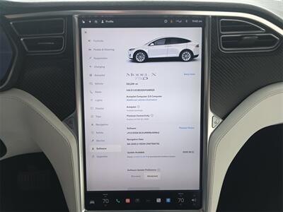 2017 Tesla Model X 75D   - Photo 32 - Lennox, CA 90304