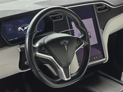 2017 Tesla Model X 75D   - Photo 16 - Lennox, CA 90304