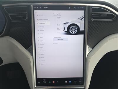 2017 Tesla Model X 75D   - Photo 23 - Lennox, CA 90304