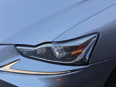 2017 Lexus IS 200t 200t   - Photo 23 - Lennox, CA 90304