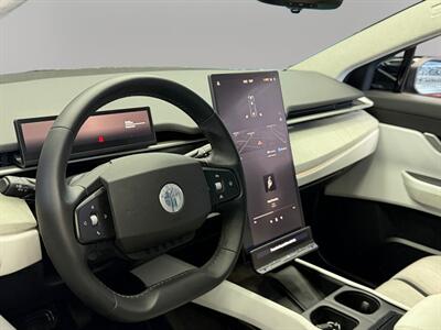 2023 Fisker Ocean Extreme   - Photo 16 - Lennox, CA 90304