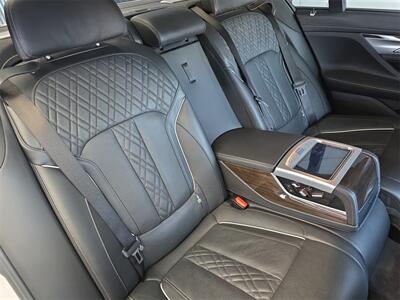2018 BMW 750i - Photo 16 - Lennox, CA 90304