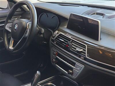 2018 BMW 750i - Photo 17 - Lennox, CA 90304