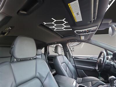 2014 Porsche Cayenne Diesel   - Photo 18 - Lennox, CA 90304