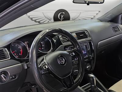2016 Volkswagen Jetta 1.8T Sport   - Photo 10 - Lennox, CA 90304