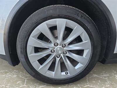 2017 Tesla Model X 90D - Photo 14 - Lennox, CA 90304