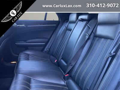 2022 Chrysler 300 Series S V8   - Photo 12 - Lennox, CA 90304