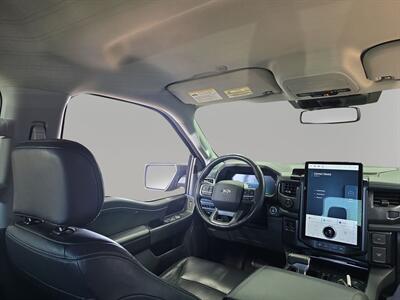 2024 Ford F-150 Lightning Flash   - Photo 17 - Lennox, CA 90304