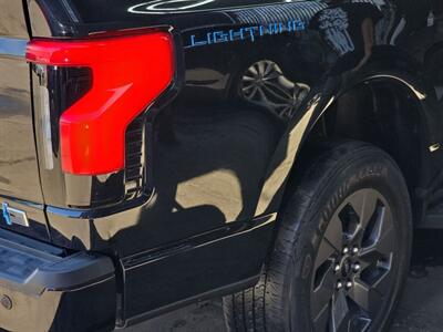 2024 Ford F-150 Lightning Flash   - Photo 26 - Lennox, CA 90304