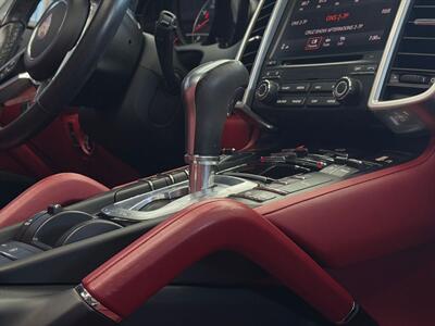 2017 Porsche Cayenne Platinum Edition - Photo 30 - Lennox, CA 90304