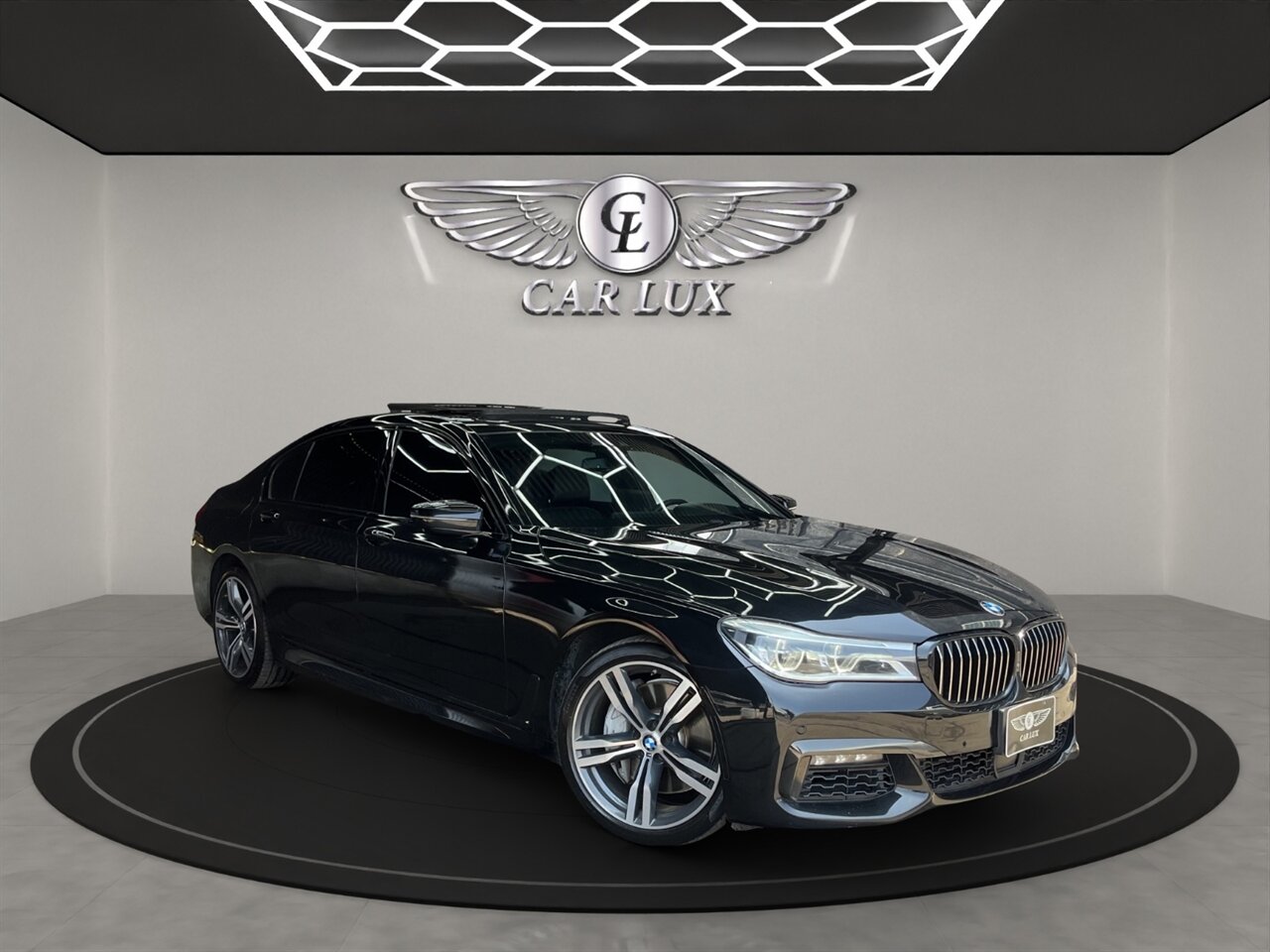 2019 BMW 750i M SPORT - Photo 1 - Lennox, CA 90304