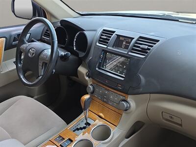 2009 Toyota Highlander Hybrid   - Photo 15 - Lennox, CA 90304