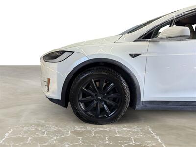 2020 Tesla Model X Long Range   - Photo 14 - Lennox, CA 90304