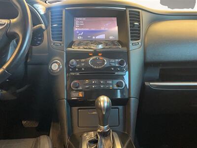 2015 INFINITI QX70   - Photo 14 - Lennox, CA 90304