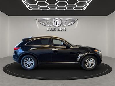 2015 INFINITI QX70   - Photo 8 - Lennox, CA 90304