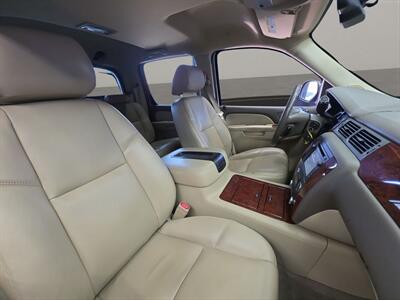 2012 Chevrolet Avalanche LTZ   - Photo 18 - Lennox, CA 90304