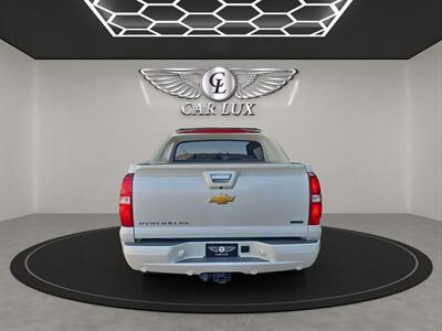 2012 Chevrolet Avalanche LTZ   - Photo 5 - Lennox, CA 90304