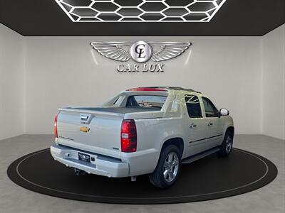 2012 Chevrolet Avalanche LTZ   - Photo 6 - Lennox, CA 90304