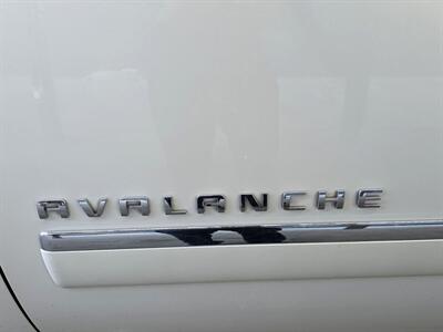 2012 Chevrolet Avalanche LTZ   - Photo 22 - Lennox, CA 90304