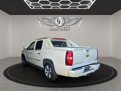 2012 Chevrolet Avalanche LTZ   - Photo 4 - Lennox, CA 90304