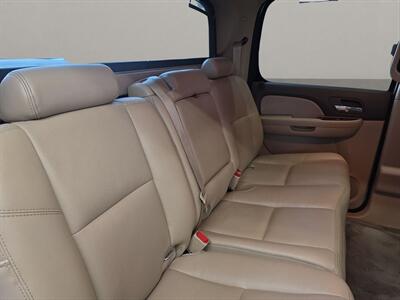 2012 Chevrolet Avalanche LTZ   - Photo 17 - Lennox, CA 90304