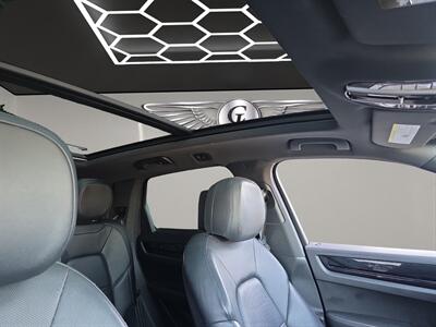 2019 Porsche Cayenne   - Photo 19 - Lennox, CA 90304