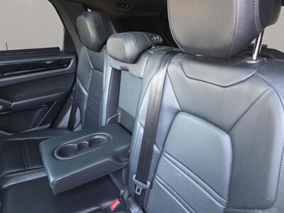 2019 Porsche Cayenne   - Photo 11 - Lennox, CA 90304