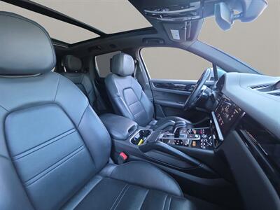 2019 Porsche Cayenne   - Photo 17 - Lennox, CA 90304