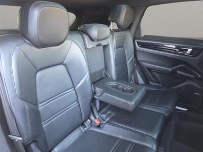 2019 Porsche Cayenne   - Photo 16 - Lennox, CA 90304