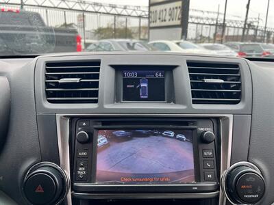 2013 Toyota Highlander Plus   - Photo 16 - Lennox, CA 90304